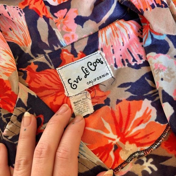 Vintage 60s hooded and flared sleeve button down blouse - Picture 5 of 9